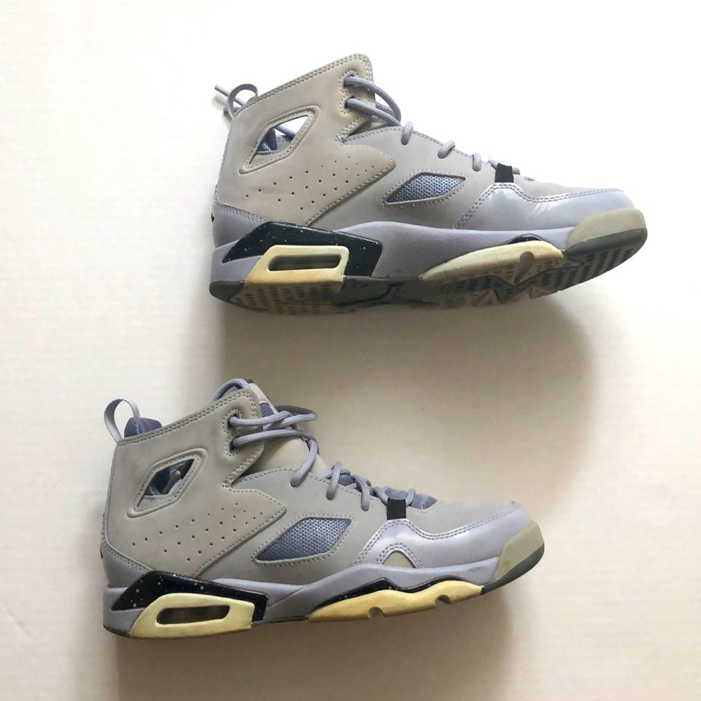 Air Jordans Size 5Y Grey